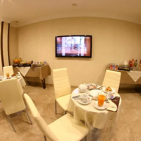 Hotel Chic 3*